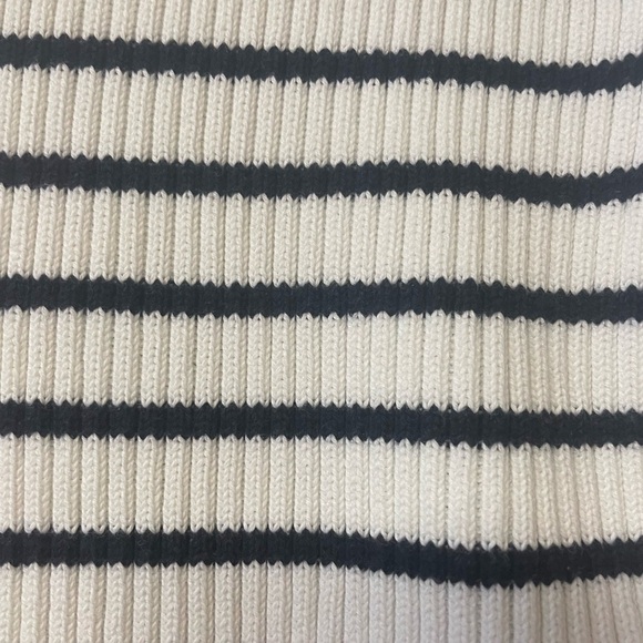 NWOT Tommy Hilfiger Mock Neck Sweater Stretch Navy and White Size S preppy - Picture 4 of 8